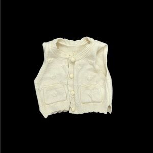 ✨Cream knitted baby vest, great for layering✨